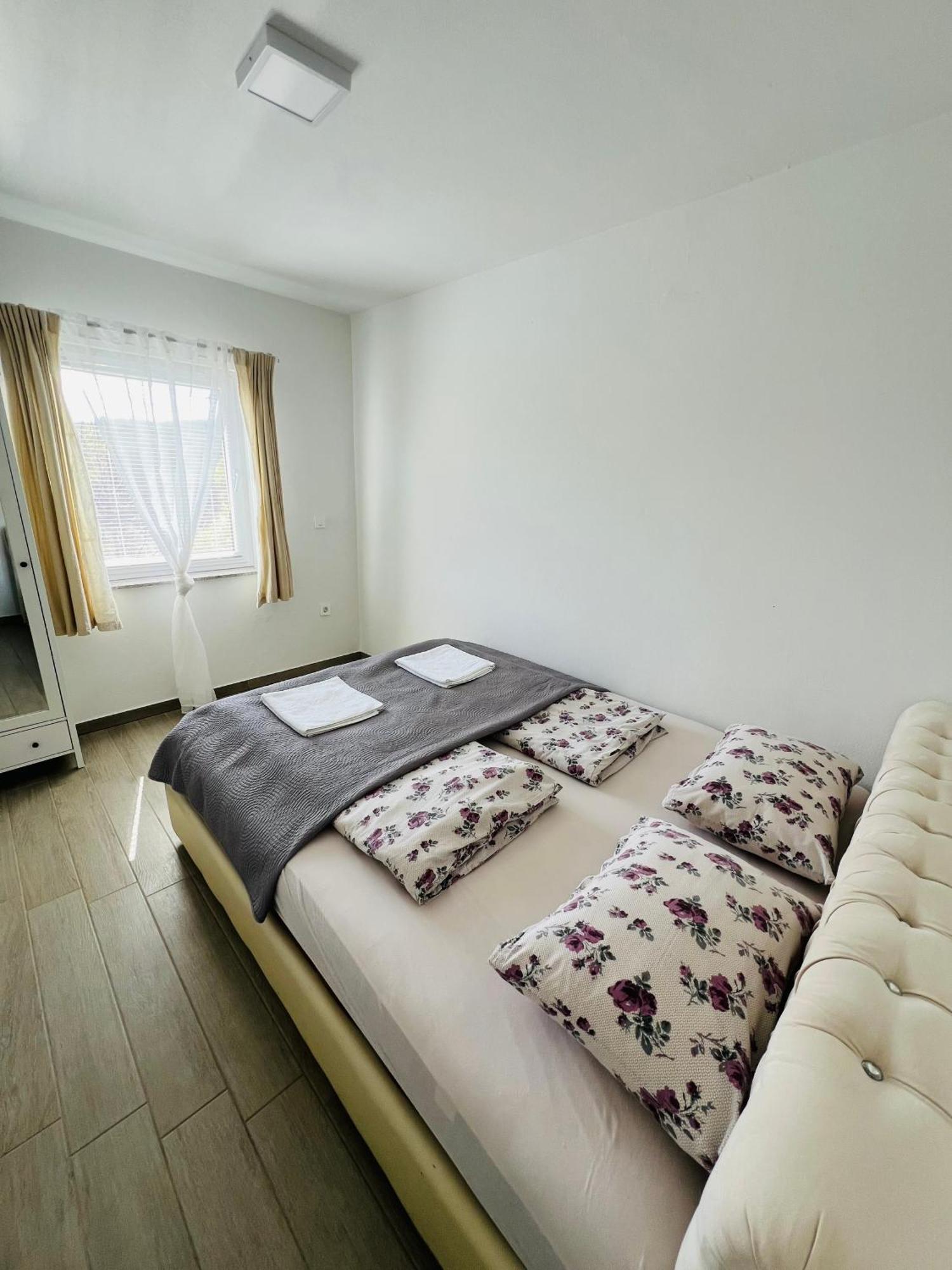 Apartments Jagodje อิซอลา ภายนอก รูปภาพ
